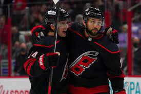 Carolina Hurricanes besejrede Edmonton Oilers 2-1